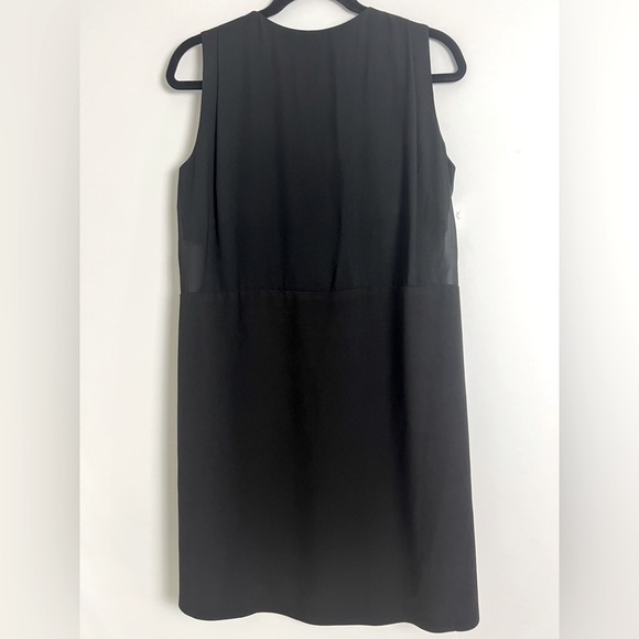 Aijek Black Minimalist Sheer Panel Sleeveless Hi-Lo Hem Knee Length Shift Dress - Picture 10 of 13